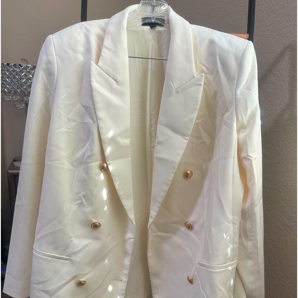 Express cream blazer size XL. New without tags